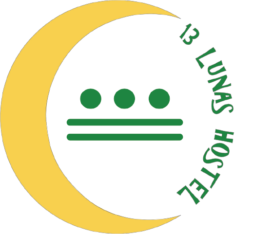 13 Lunas Hostel