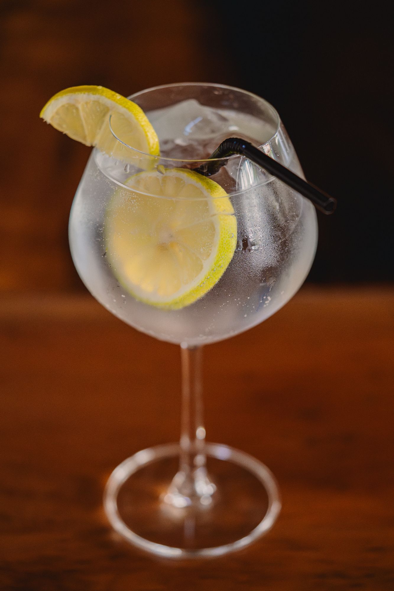 Gin tonic con limón o pepino (Befeeter)