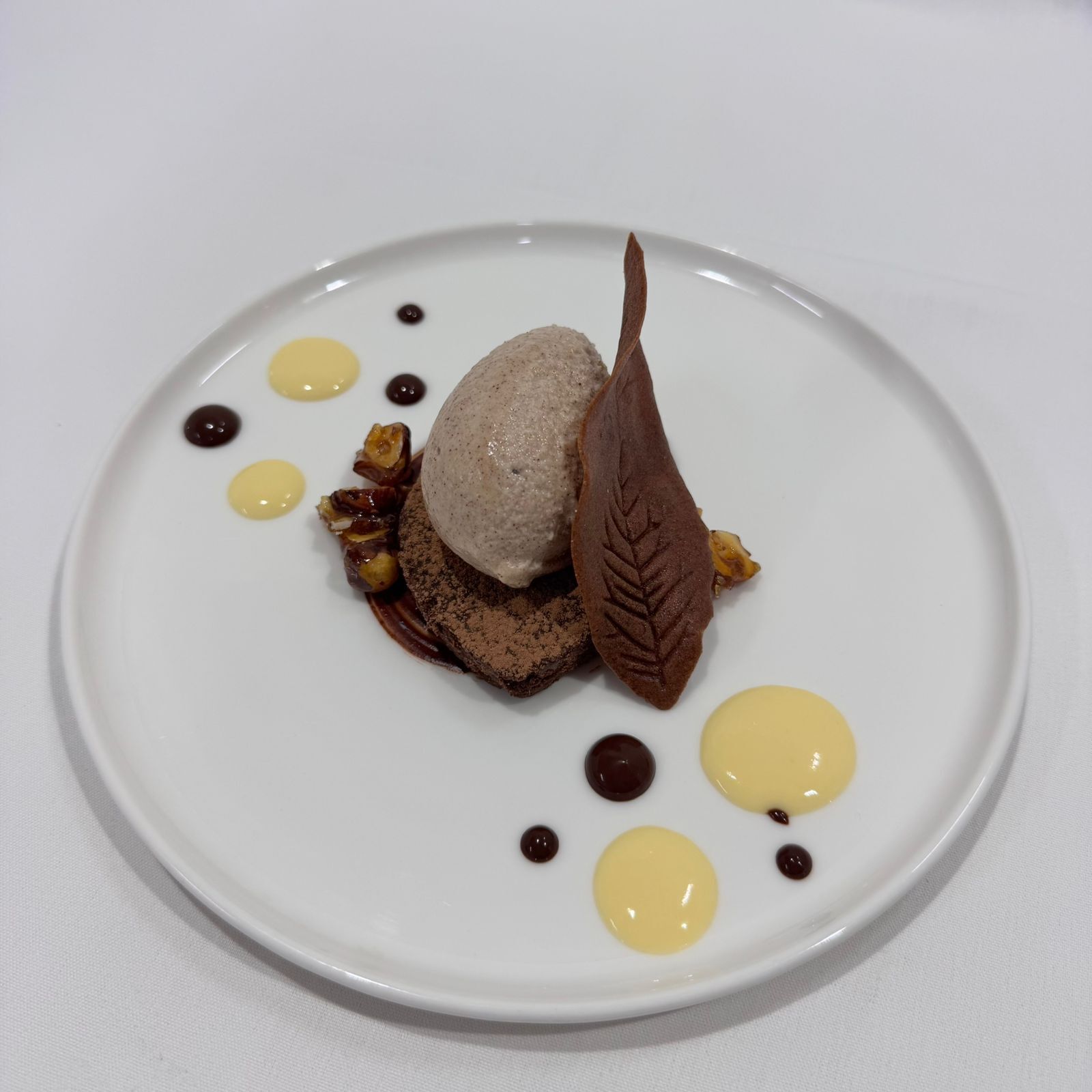 Chocolate and hazelnut textures